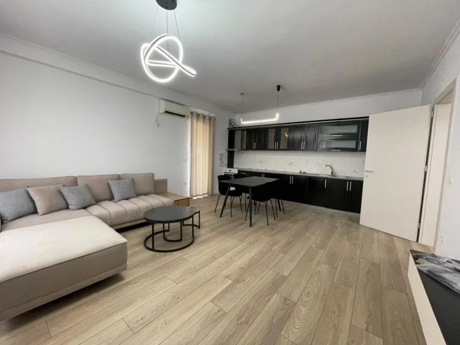 Tirane, jepet me qera apartament 2+1 Kati 3, 90 m² 800 € (Kodra e Diellit)