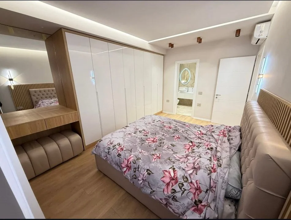 Tirane, jepet me qera apartament 2+1 Kati 3, 108 m² 1.350 € (Liqeni i Thate.)