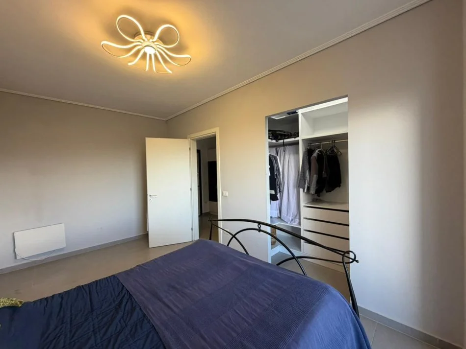 Tirane, jepet me qera apartament 2+1 Kati 3, 100 m² 600 € (Rruga Peti tek Liqeni i Thate.)