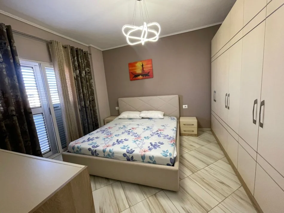 Tirane, jepet me qera apartament 2+1 Kati 9, 100 m² 750 € (Myslym Shyri)