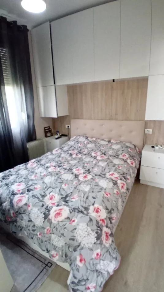 Tirane, shitet apartament 2+1+Ballkon Kati 2, 85 m² 150.000 € (kodra e diellit)