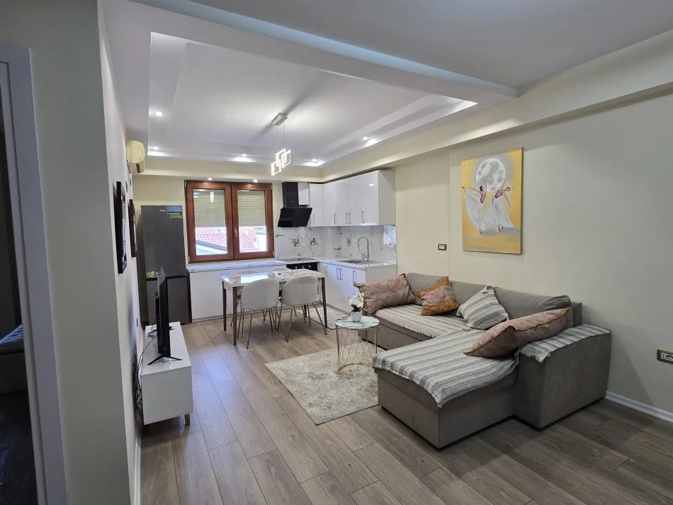 Tirane, Liste me oferta apartament 2+1 Kati 3, 90 m² (MYSLYM SHYRI)