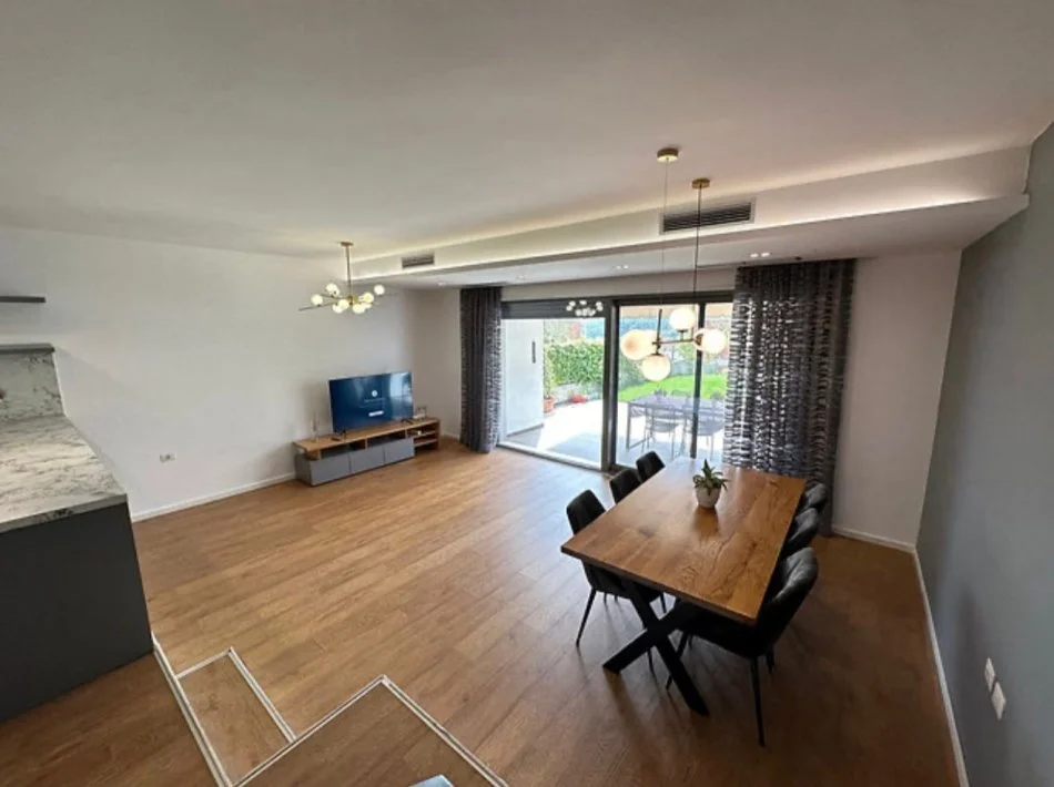 Tirane, Liste me oferta Vile 2 Katshe Kati 2, 288 m² (TEG)