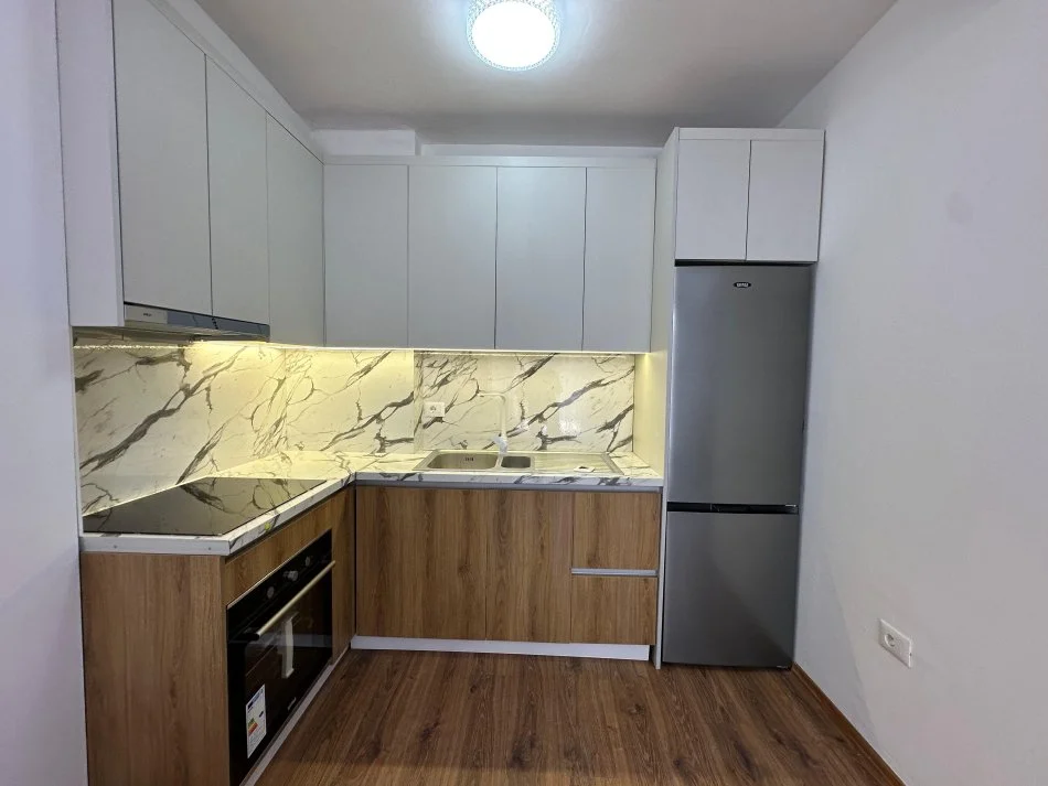 Tirane, Liste me oferta apartament 1+1+Ballkon Kati 6, 70 m² (KODRA E DIELLIT)