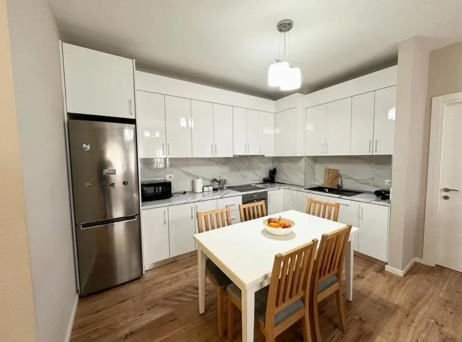 Tirane, Liste me oferta apartament 2+1+Ballkon Kati 5, 110 m² (Jordan Misja)