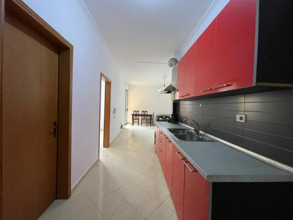 Tirane, shitet apartament 1+1 Kati 5, 61 m² 100.000 € (Yzberisht)