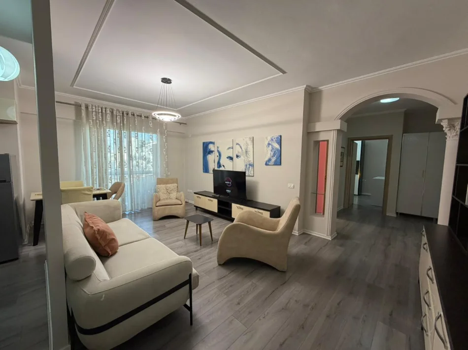 Tirane, jepet me qera apartament 2+1 Kati 2, 112 m² 850 € (Rruga e Barrikadave)