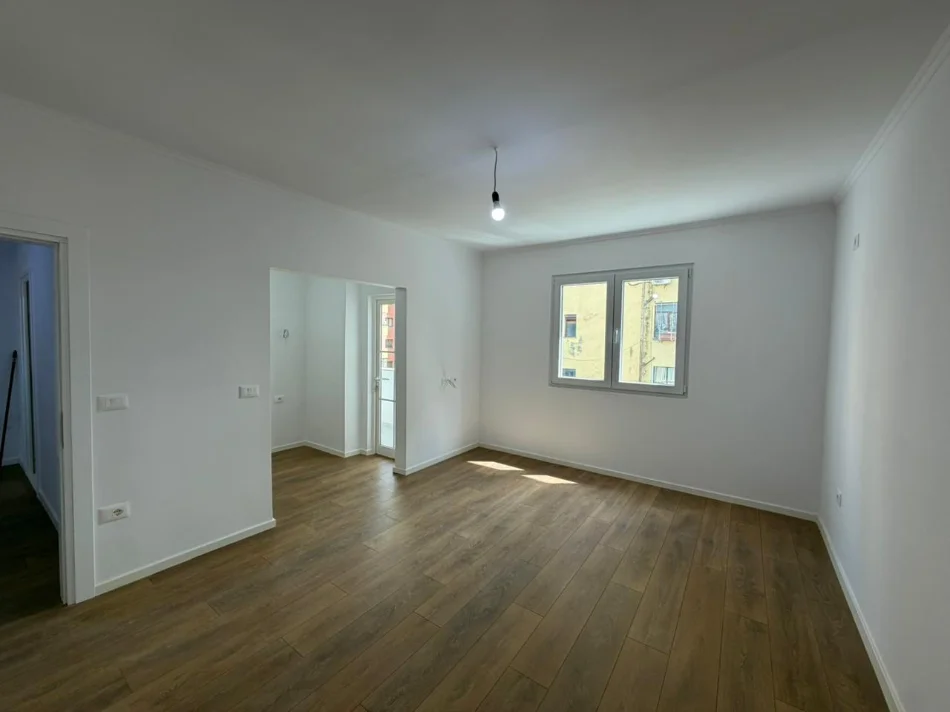 Tirane, shitet apartament 1+1 Kati 5, 54 m² 98.000 € (Porcelan)