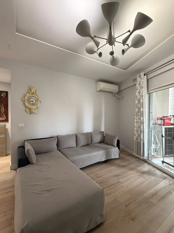 Tirane, shitet apartament 2+1 Kati 5, 100 m² 280.000 € (Komuna e Parisit)