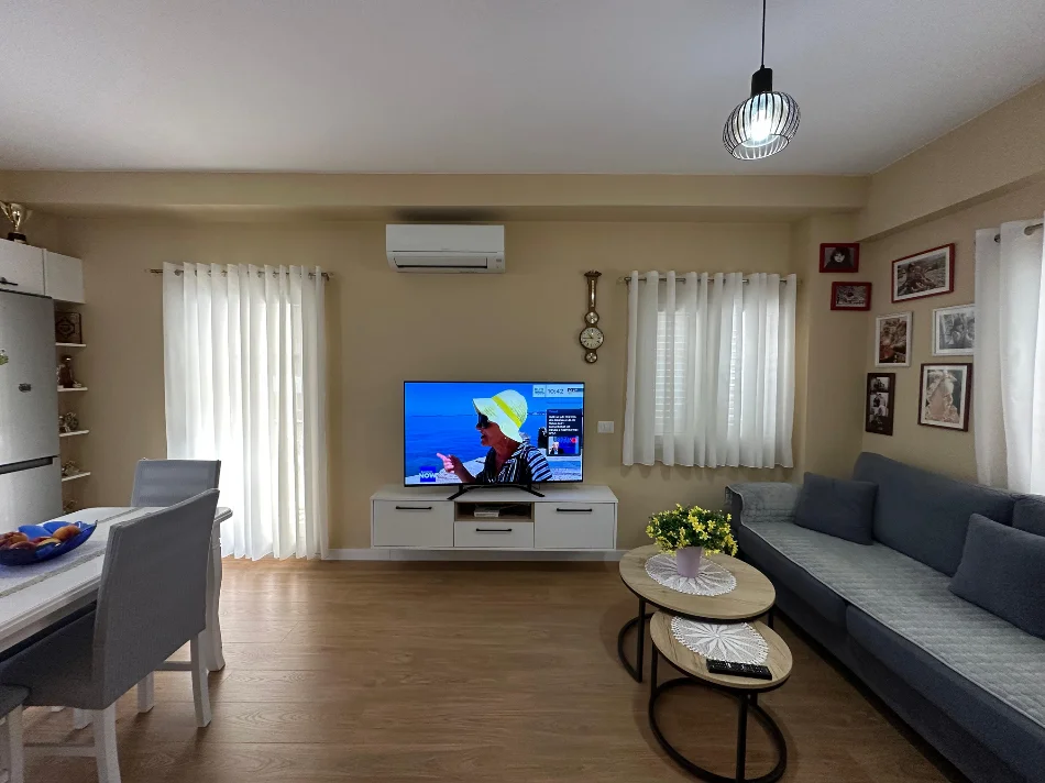Tirane, jepet me qera apartament 1+1 Kati 2, 68 m² 550 € (Selite)
