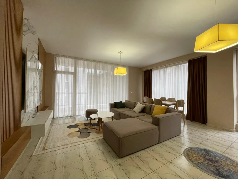 Tirane, jepet me qera apartament 2+1 Kati 3, 121 m² 700 € (Bulevardi i Ri)