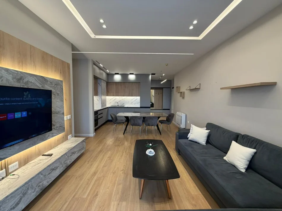 Tirane, jepet me qera apartament 2+1 Kati 9, 110 m² 1.000 € (Komuna e Parisit.)