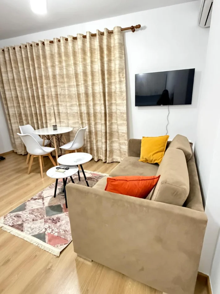 Tirane, jepet me qera apartament 1+1 Kati 6, 40 m² 400 € (Farmacia 10)