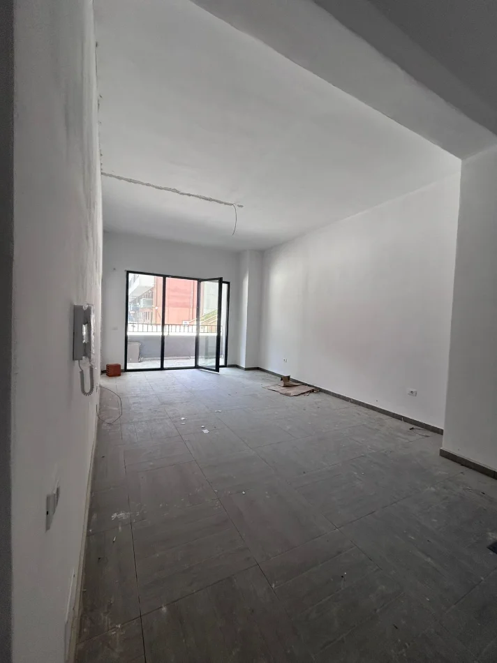Tirane, shitet apartament 2+1 Kati 1, 107 m² 171.360 € (Rruga e Elbasanit)