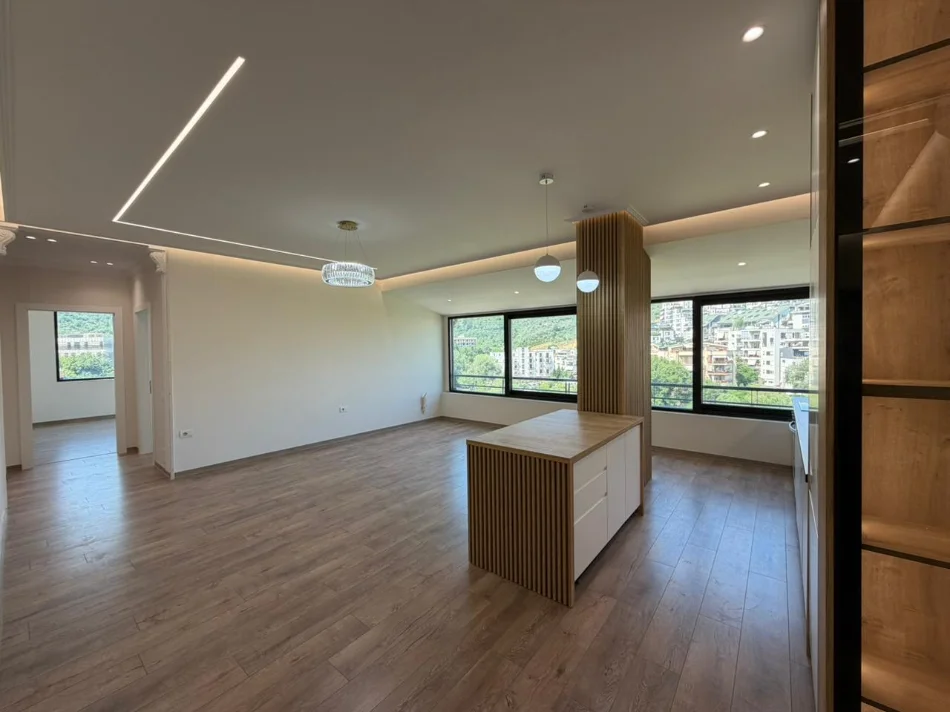 Tirane, shitet apartament 2+1 Kati 2, 116 m² 273.000 € (Liqeni i Thate)