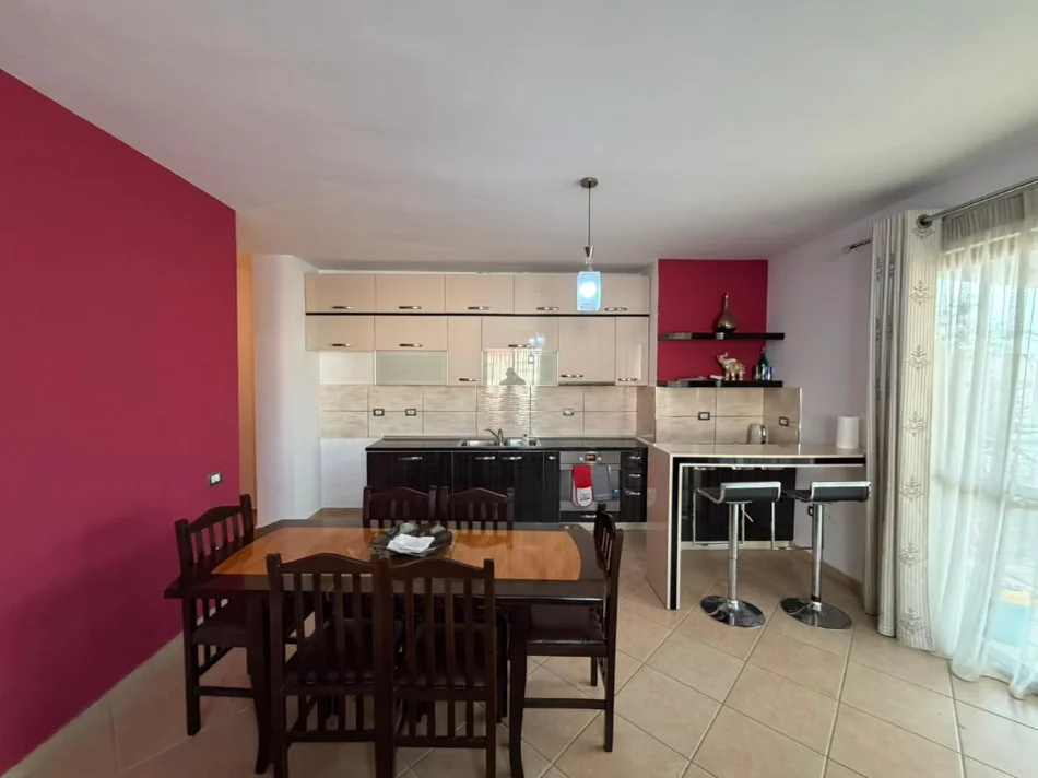 Tirane, shitet apartament 2+1 Kati 8, 145 m² 164.000 € (Yzberisht)
