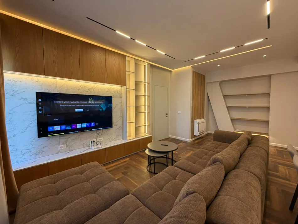 Tirane, jepet me qera apartament 2+1 Kati 13, 130 m² 1.800 € (21 Dhjetori)