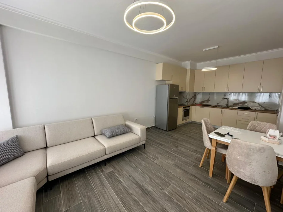 Tirane, jepet me qera apartament 1+1 Kati 2, 70 m² 500 € (Astiri)