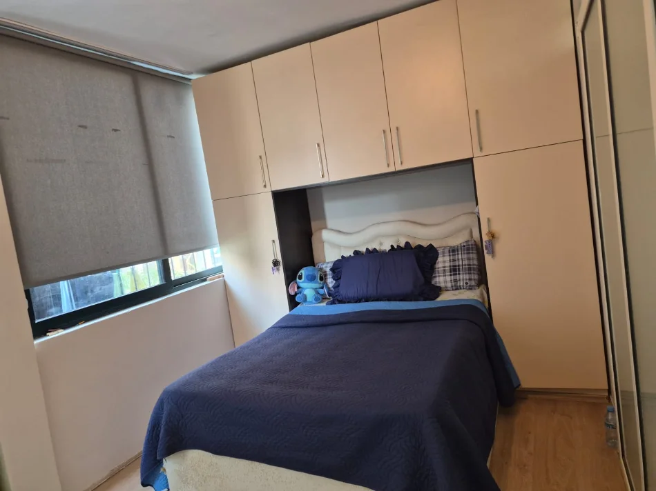 Tirane, jepet me qera apartament 1+1 Kati 1, 55 m² 300 € (Yzberisht)