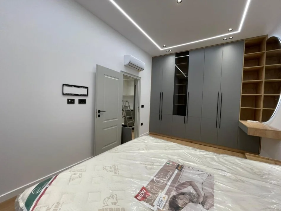 Tirane, jepet me qera apartament 1+1 Kati 3, 80 m² 800 € (Kodra e Diellit)