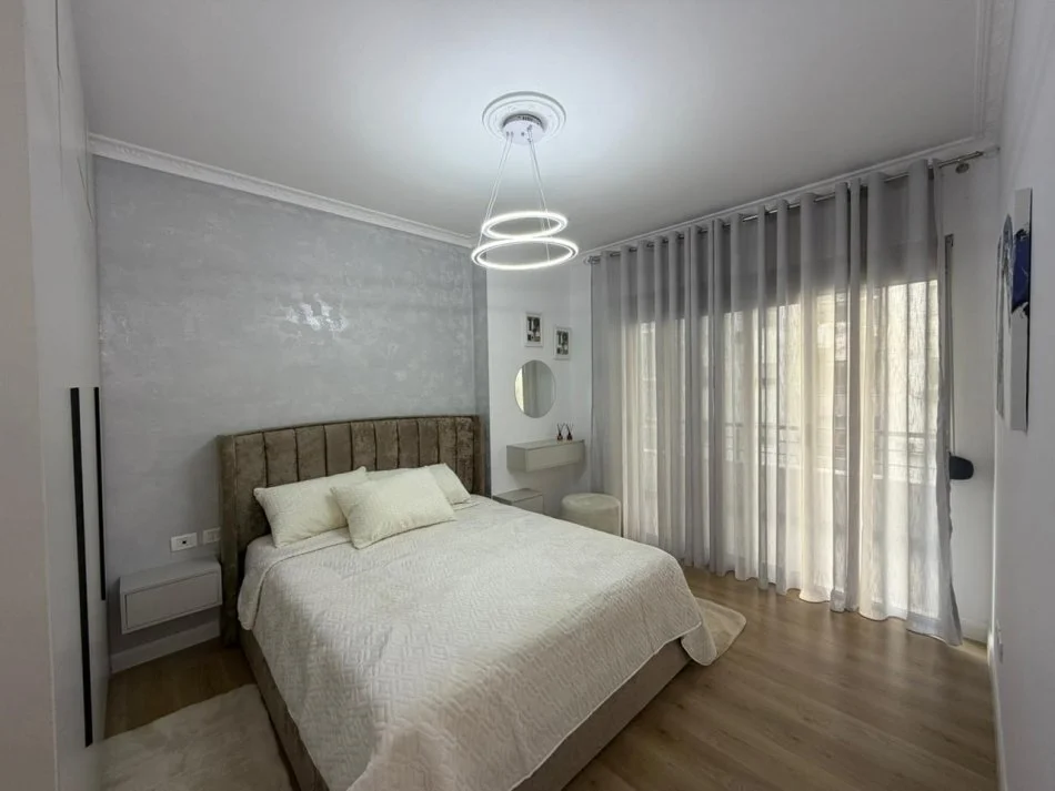 Tirane, shitet apartament 2+1 Kati 4, 101 m² 173.000 € (Prane Eja Studio ne Astir.)