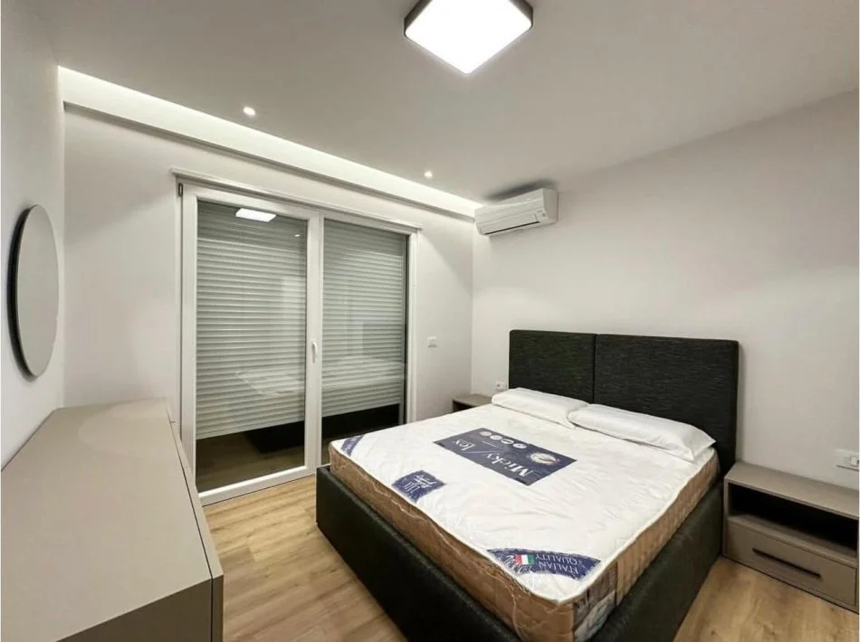 Tirane, jepet me qera apartament 2+1 Kati 6, 113 m² 950 € (Shkolla e Baletit.)
