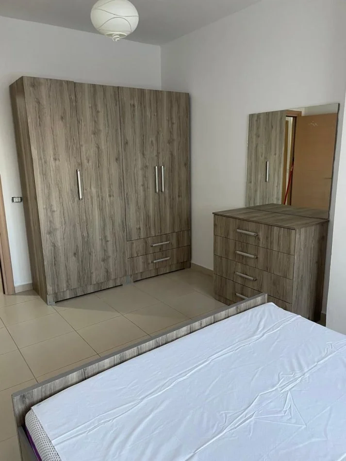 Tirane, jepet me qera apartament 3+1 Kati 6, 110 m² 600 € (Yzberisht)