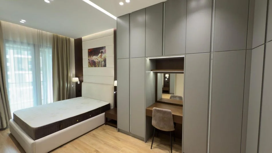 Tirane, jepet me qera apartament 1+1 , 70 m² 1.000 € (Square 21.)