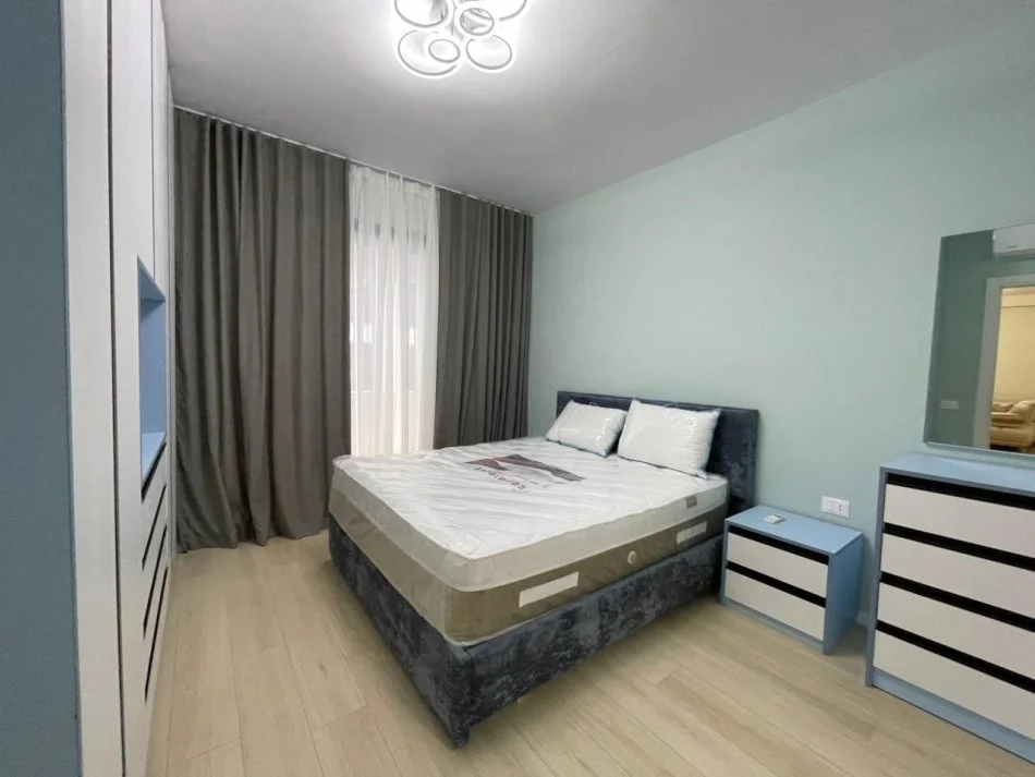 Tirane, jepet me qera apartament 2+1 Kati 2, 118 m² 1.200 € (Liqeni i Thate.)