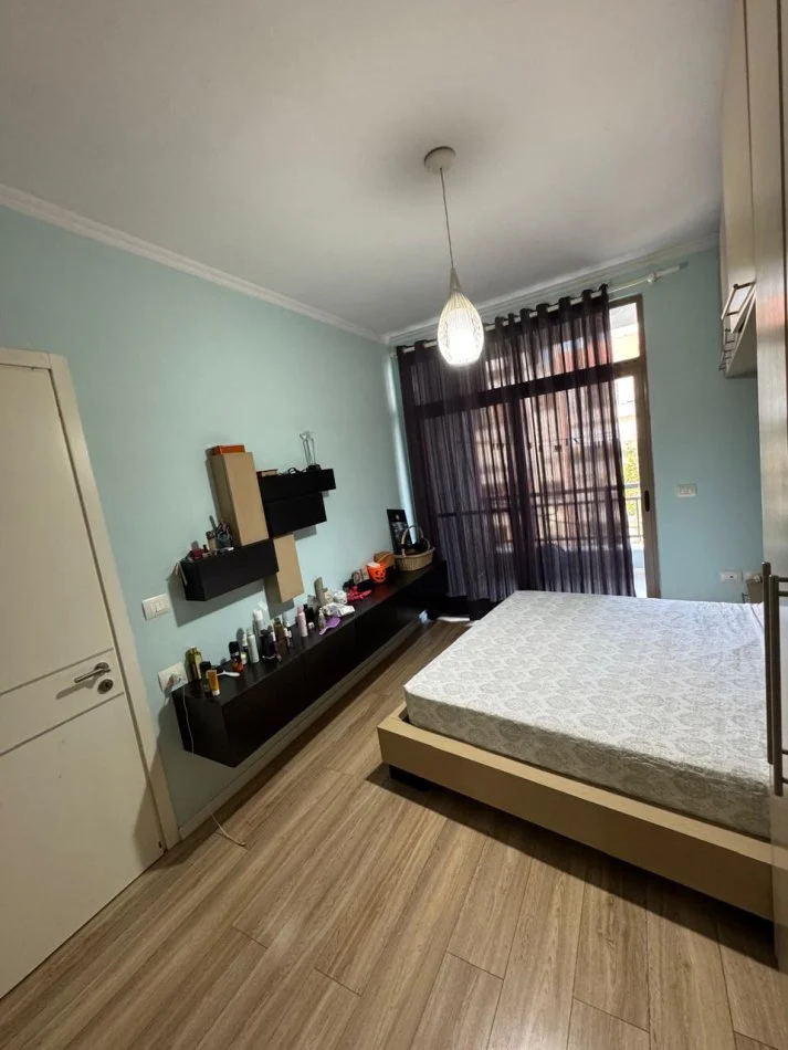 Tirane, shitet apartament 2+1 Kati 5, 108 m² 165.000 € (Prane Vila L ne Astir.)