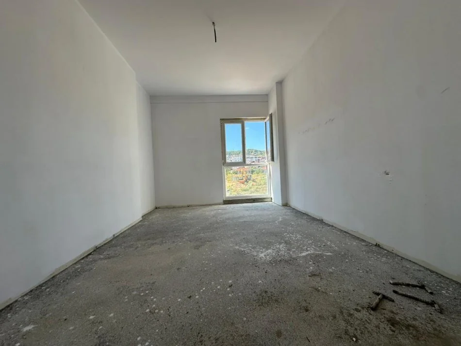 Tirane, shitet apartament 1+1 Kati 2, 76 m² 215.000 € (Kika 2 tek Komuna e Parisit.)