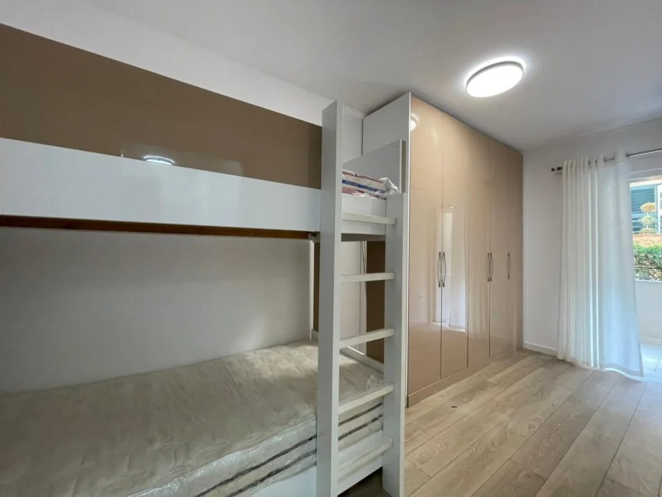 Tirane, jepet me qera apartament 2+1 Kati 3, 90 m² 800 € (Kodra e Diellit)