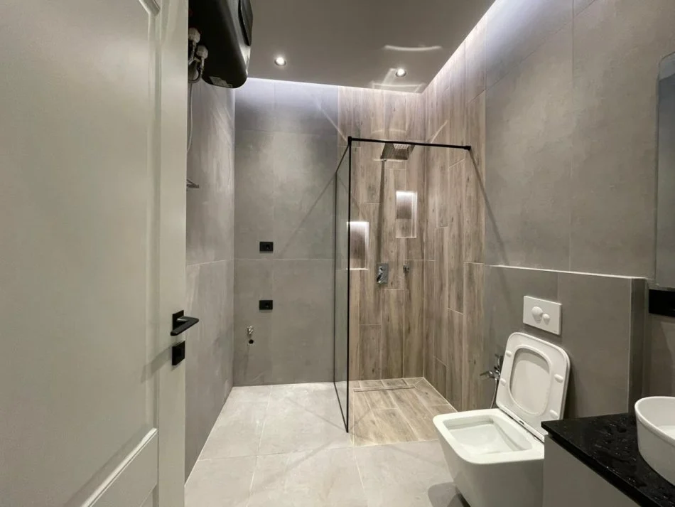 Tirane, jepet me qera apartament 1+1 Kati 3, 80 m² 800 € (Kodra e Diellit)