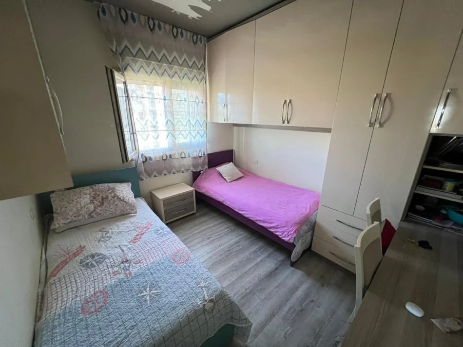 Tirane, jepet me qera apartament 2+1 Kati 6, 90 m² 600 € (Tek Fusha e Aviacionit.)