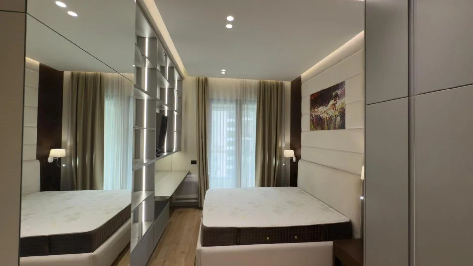 Tirane, jepet me qera apartament 1+1 , 70 m² 1.000 € (Square 21.)