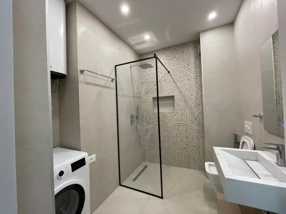 Tirane, jepet me qera apartament 2+1 Kati 3, 90 m² 800 € (Kodra e Diellit)