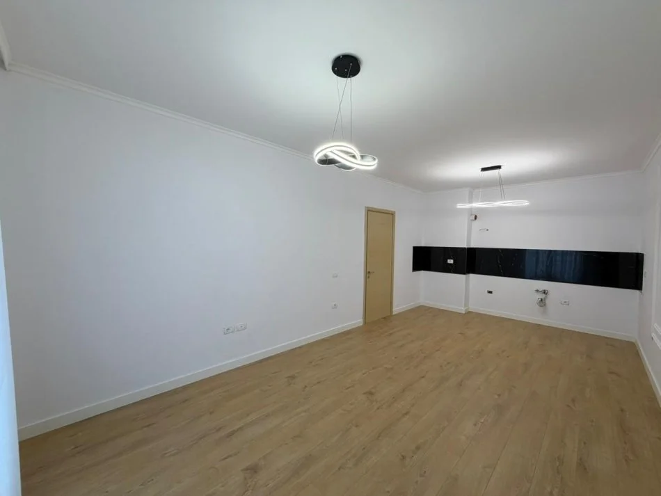 Tirane, shitet apartament 2+1 Kati 5, 100 m² 1.580.426 € (Astir.)