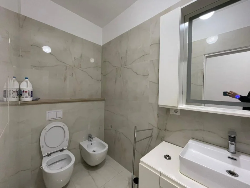 Tirane, jepet me qera apartament 2+1 Kati 0, 108 m² 600 € (Kodra e Diellit.)