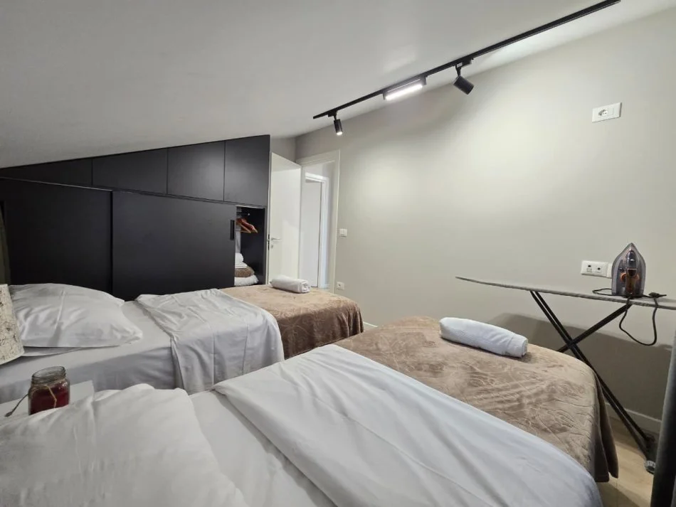 Tirane, jepet me qera apartament 2+1 Kati 3, 110 m² 700 € (Porcelani.)