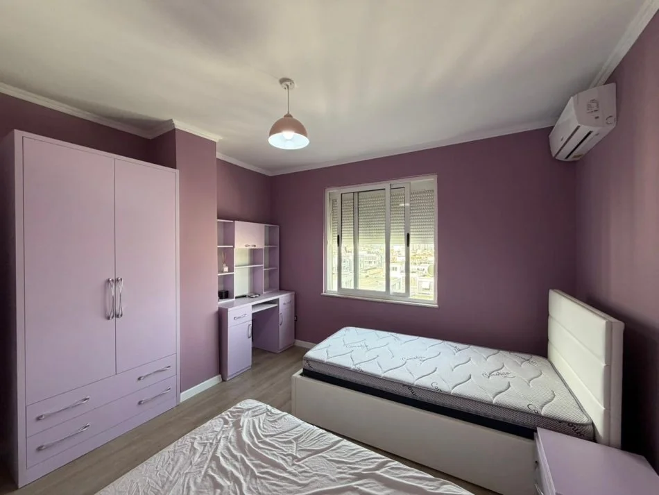 Tirane, jepet me qera apartament 2+1 Kati 11, 100 m² 700 € (Lulishtja tek Komuna e Parisit.)