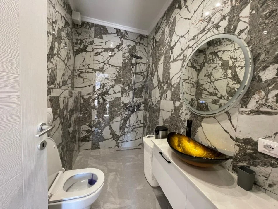 Tirane, jepet me qera apartament 2+1 Kati 5, 110 m² 1.100 € (Liqeni i Thate.)