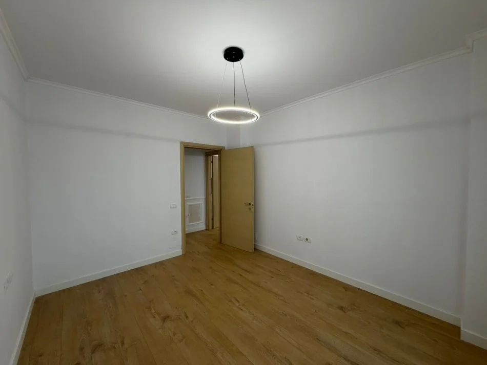 Tirane, shitet apartament 2+1 Kati 5, 100 m² 1.580.426 € (Astir.)