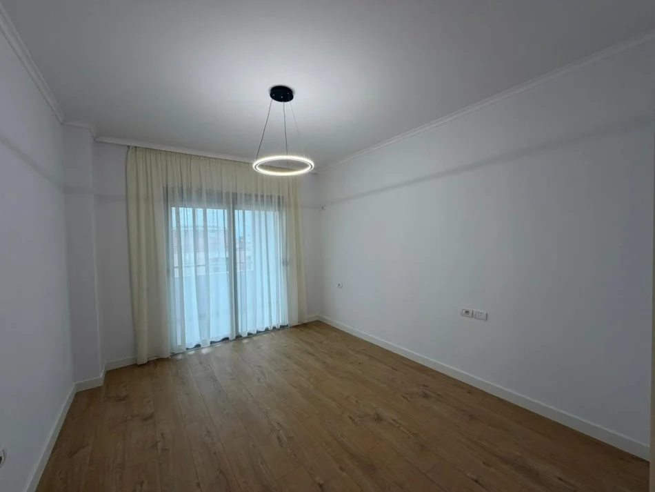 Tirane, shitet apartament 2+1 Kati 5, 100 m² 1.580.426 € (Astir.)