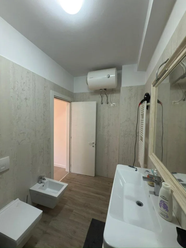 Tirane, shitet apartament 2+1 Kati 3, 117 m² 355.000 € (Kika 2 tek Komuna e Parisit.)