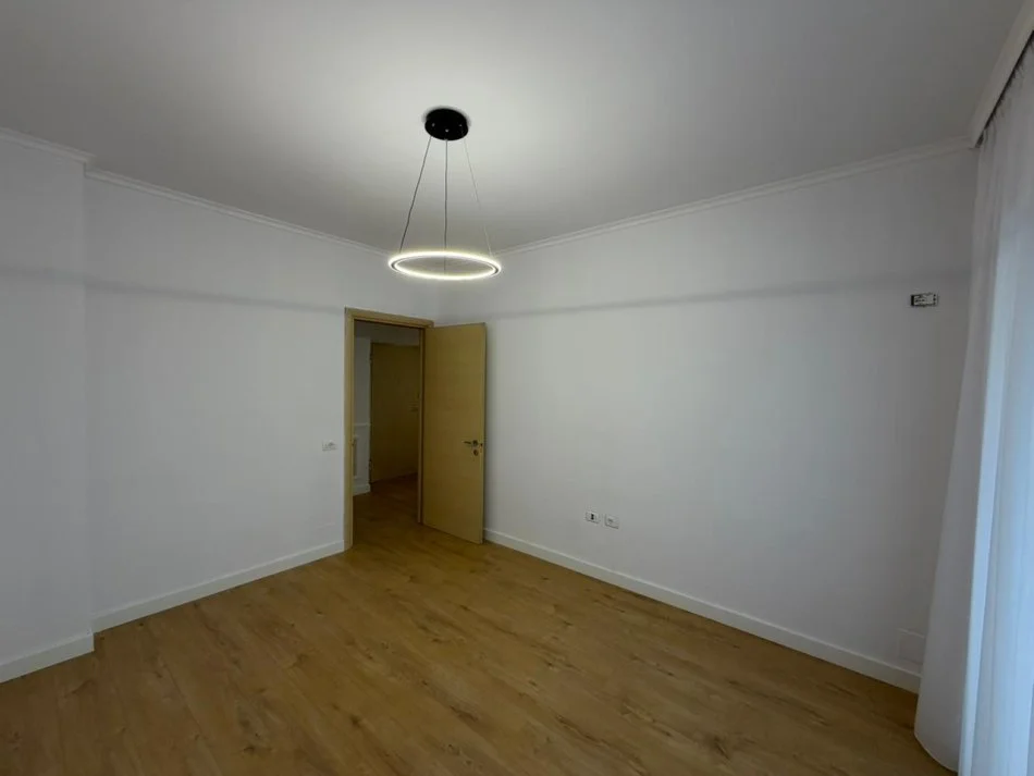 Tirane, shitet apartament 2+1 Kati 5, 100 m² 1.580.426 € (Astir.)