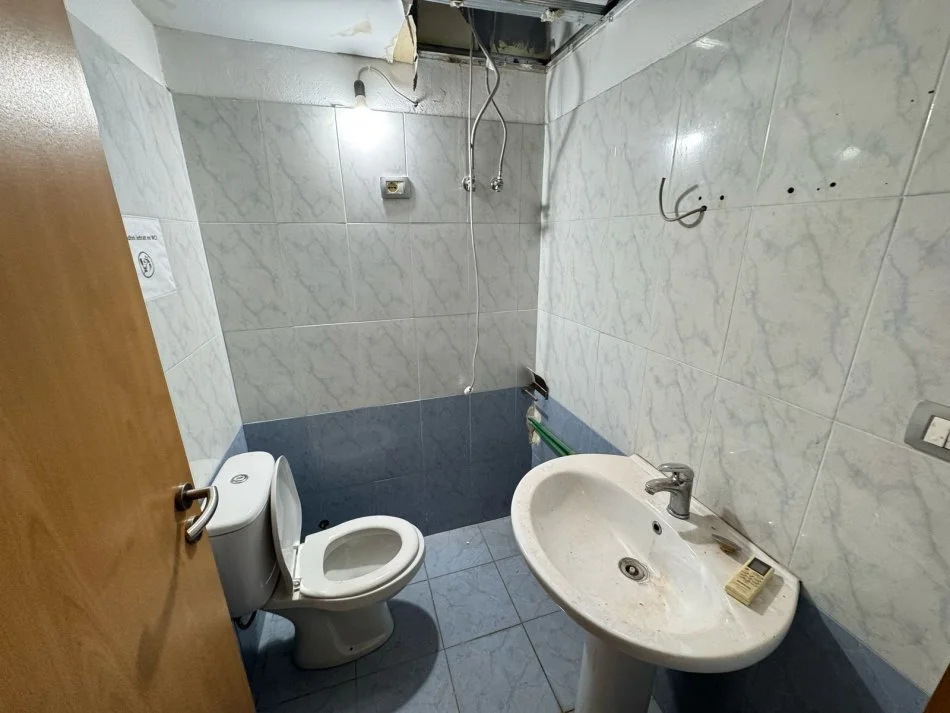Tirane, jepet me qera 1+1+Ballkon Kati 0, 47 m² 500 € (KOMUNA E PARISIT)
