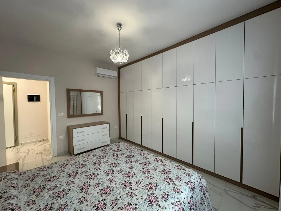 Tirane, Liste me oferta apartament 2+1+Ballkon Kati 6, 100 m² (Ish Fusha E Aviacionit)