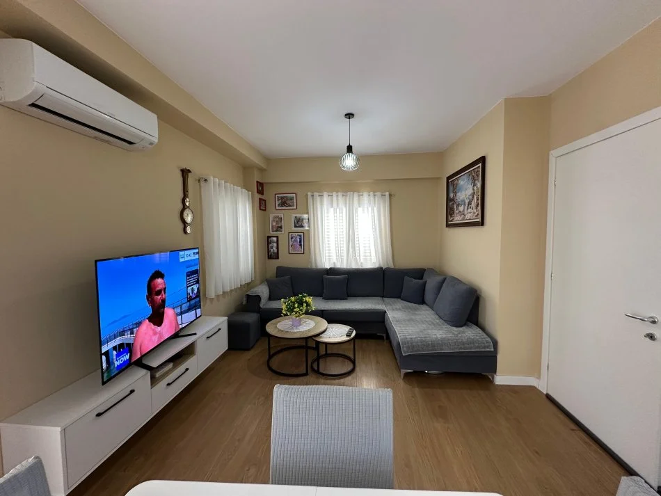 Tirane, jepet me qera apartament 1+1 Kati 2, 68 m² 550 € 