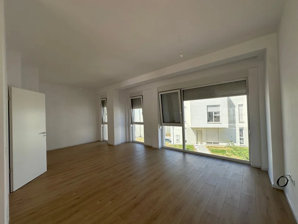 Tirane, jepet me qera Vile Kati 0, 252 m² 1.200 € (Residenca Aba prane Liqenit te Farkes.)