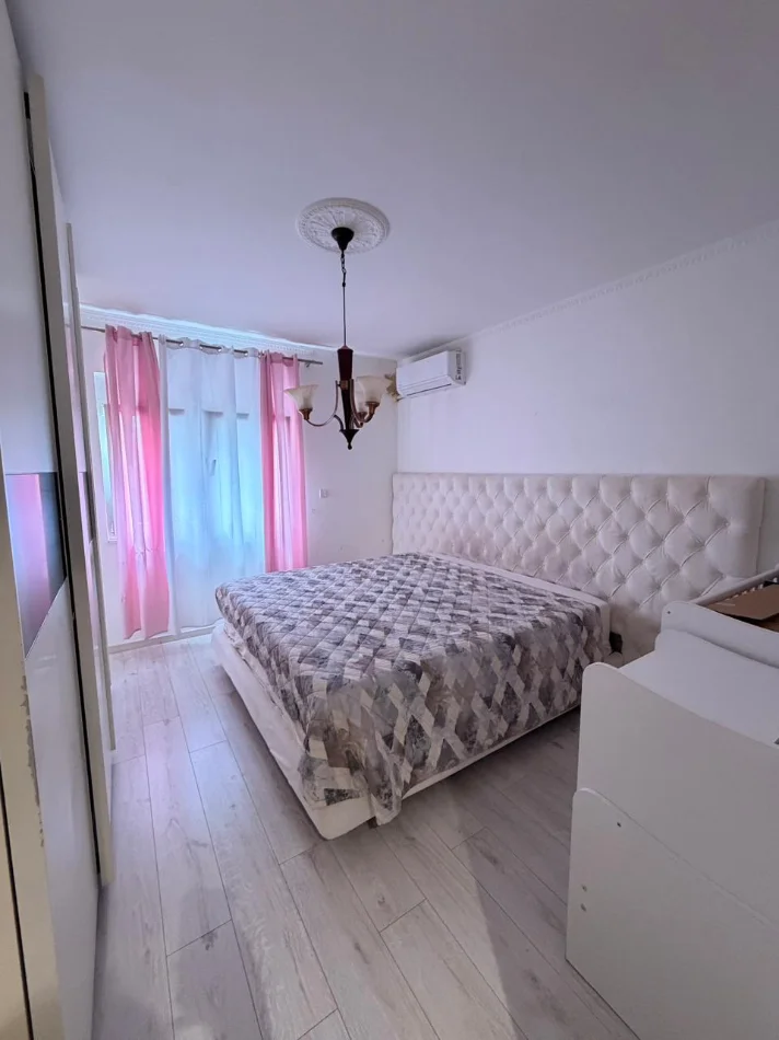Tirane, shitet apartament 3+1 Kati 6, 120 m² 295.000 € (Komuna e Parisit)